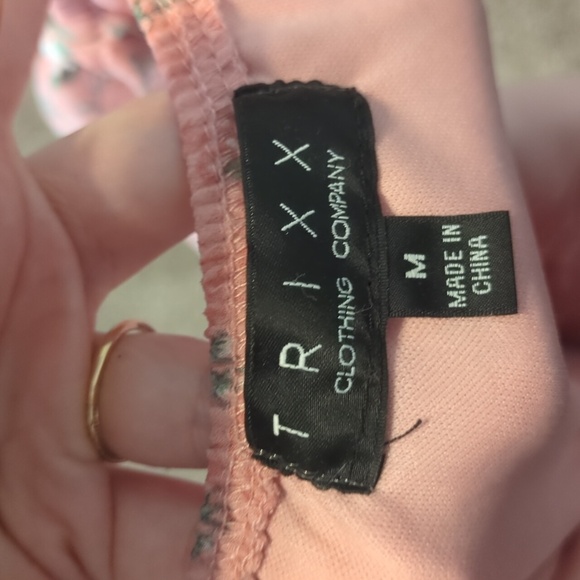 Trixxi pink puff sleeve on off shoulder tiered floral mini dress - Picture 10 of 10